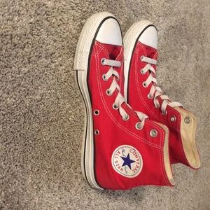 women’s 8 red high top converse